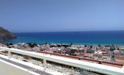 Penthouse avec grande terrasse et vues panoramiques sur la mer et le village