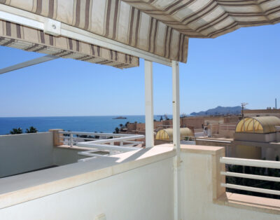 Piso de 2 dormitorios cerca de la playa, garaje, 2 terrazas con vistas al mar