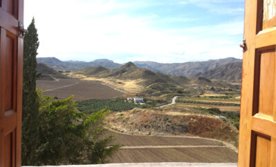 Casa con 2 aptos independientes a solo 5mn de Carboneras dentro del parque natural de cabo de Gata