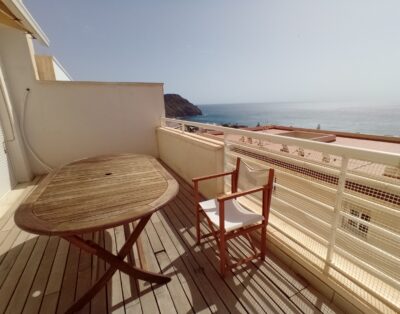 Atico 2 dormitorios, terraza privada con vistas panorámicas al mar y pueblo